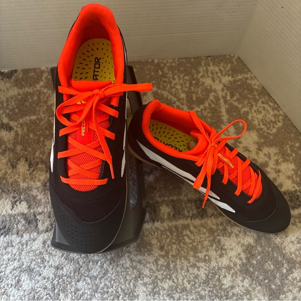 Adidas Predator Club Indor Sala Men’s Black/Orange/White Size 9  NWOT